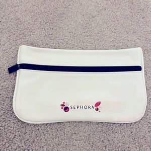 NWOT - Sephora - White with black zipper - Cosmetic Bag/Clutch - 9X5”
